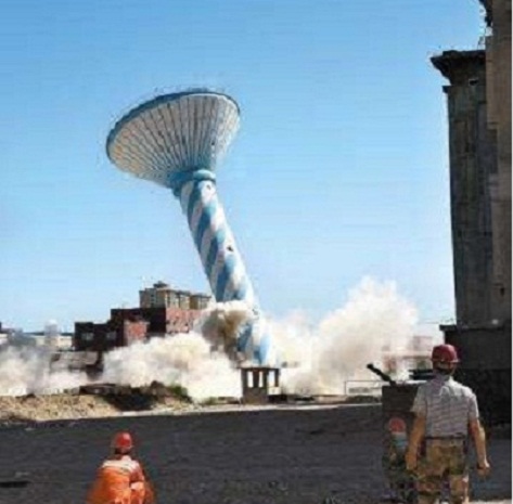 水塔拆除施工現(xiàn)場條件的差異